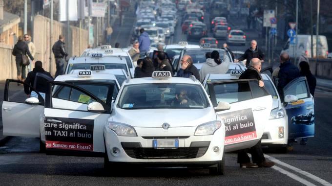 Unione dei radiotaxi sfida Uber