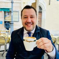 Ecco come Salvini abbraccia Draghi (e spiazza M5s, Pd e Leu)