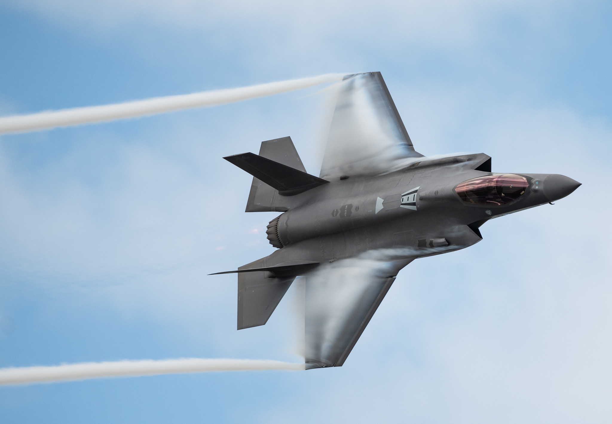 F-35, who will be the anonymous customer of the new contract awarded to Lockheed Martin? The hypothesis