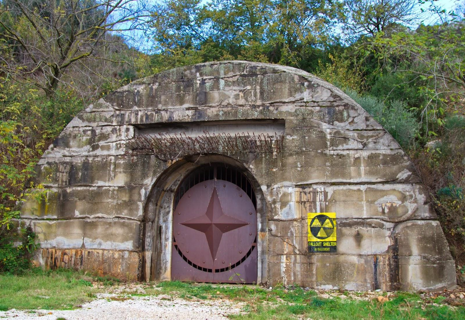 Ecco il bunker antiatomico del governo italiano. Testo e foto di Luca Longo