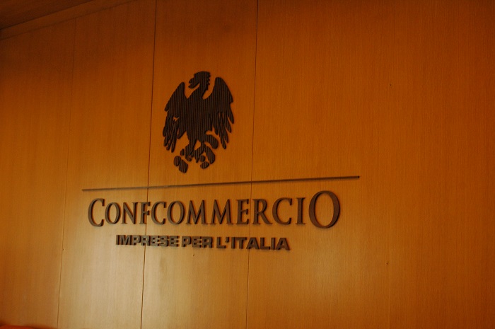 I'll explain the scazzi between Palenzona and Sangalli in Confcommercio