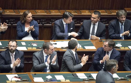 Tutte le differenze tra Giuseppe Conte e Giuseppi Conte. I discorsi a confronto di Conte 1 e Conte 2