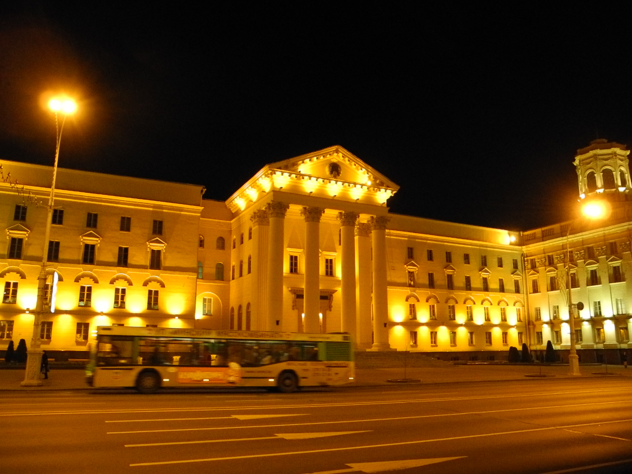 Minsk, Lukashenko and the papier-mâché stage