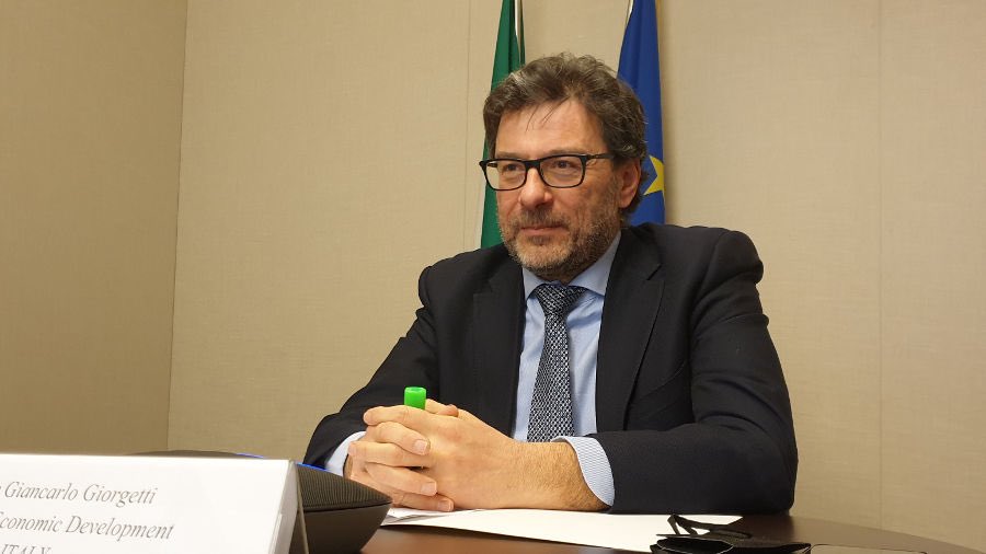 Here's how and why Giorgetti tugs the EU for Alitalia