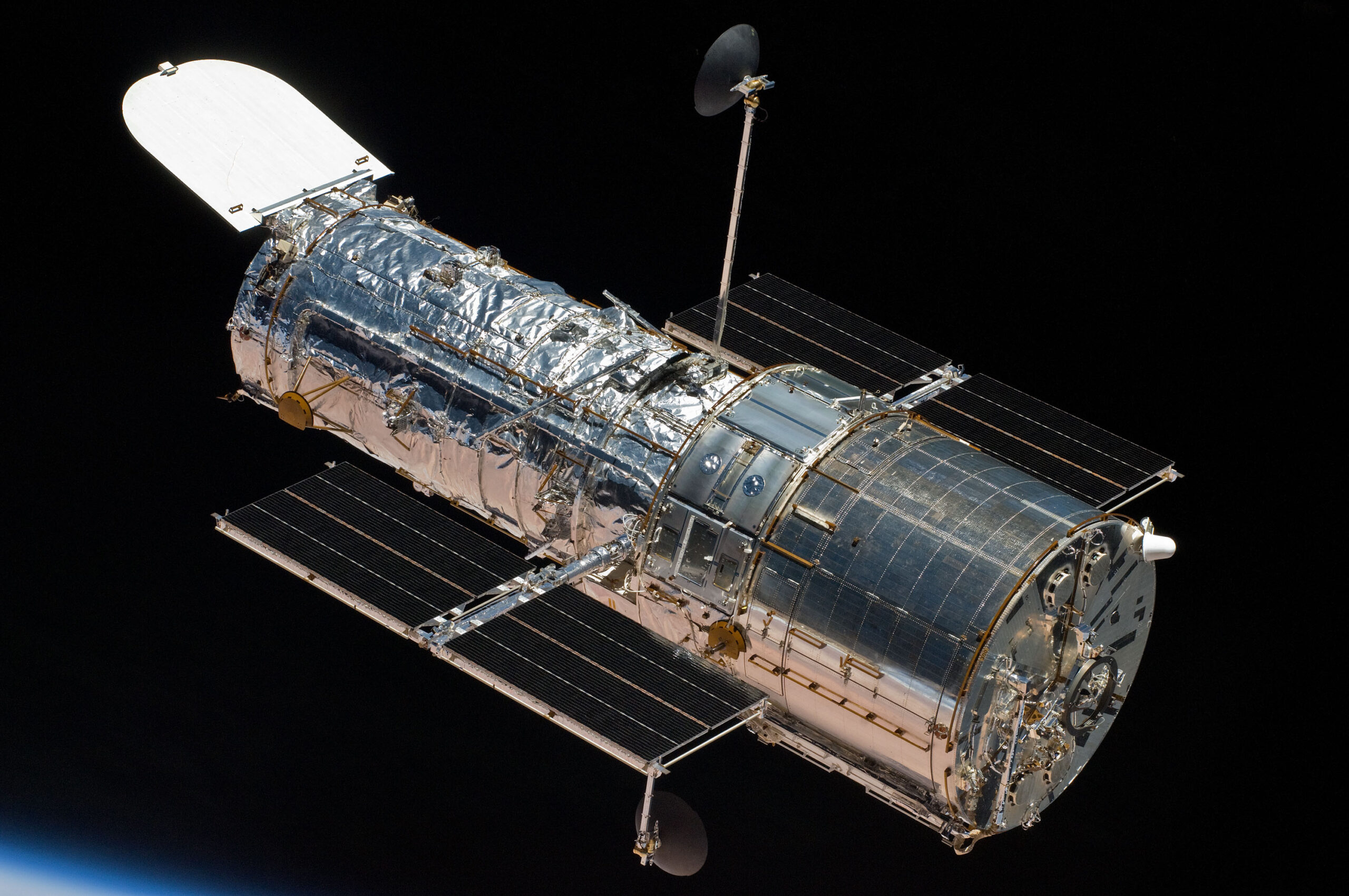 NASA and SpaceX at work to extend the life of the Hubble telescope