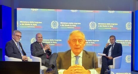 Export, ricerca e meno burocrazia, ecco gli ingredienti della competitività farmaceutica