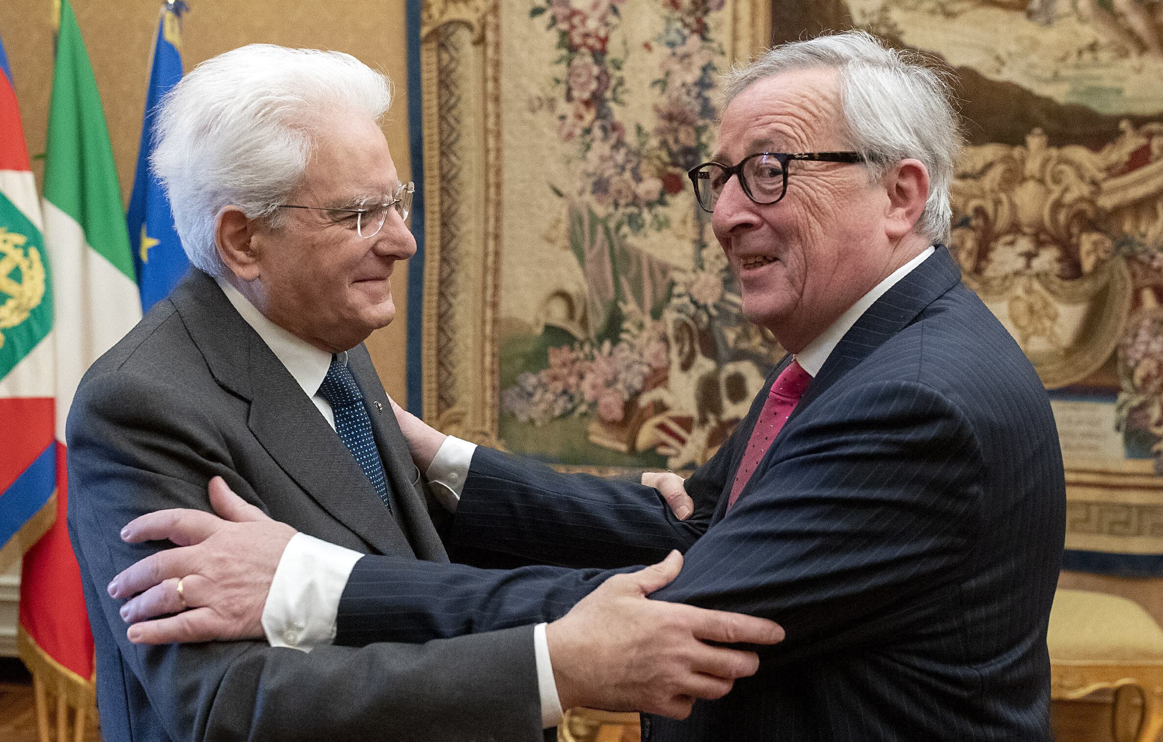 Did Mattarella negotiate with Juncker instead of the Italian governments?