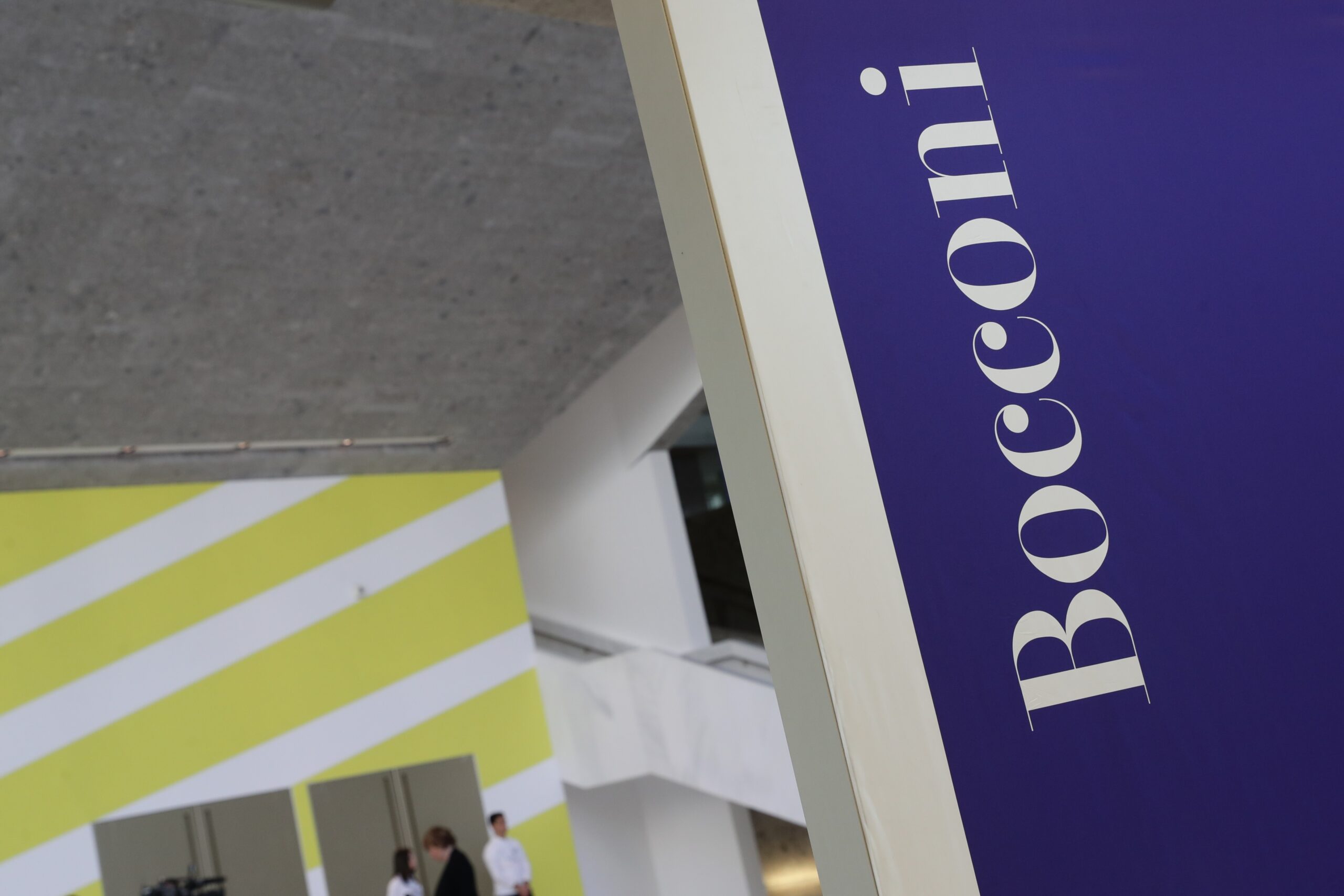 La Bocconi riparte da una sberla a Giorgia Meloni