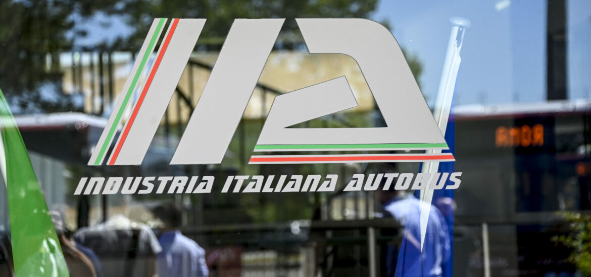 industria italiana autobus leonardo