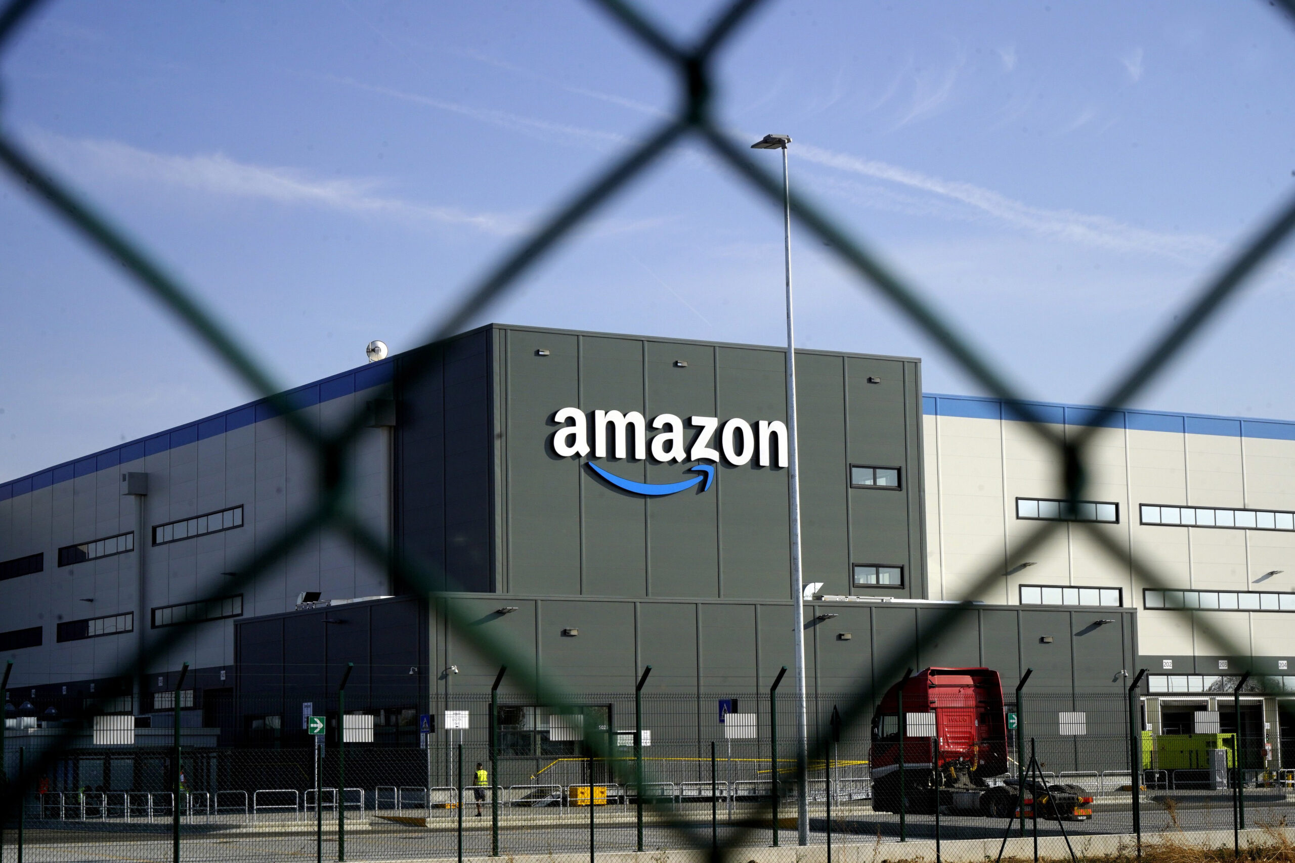 Perché Amazon e Bmw brindano contro i falsificatori