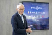 Stipendio Carlos Tavares Stellantis Panasonic