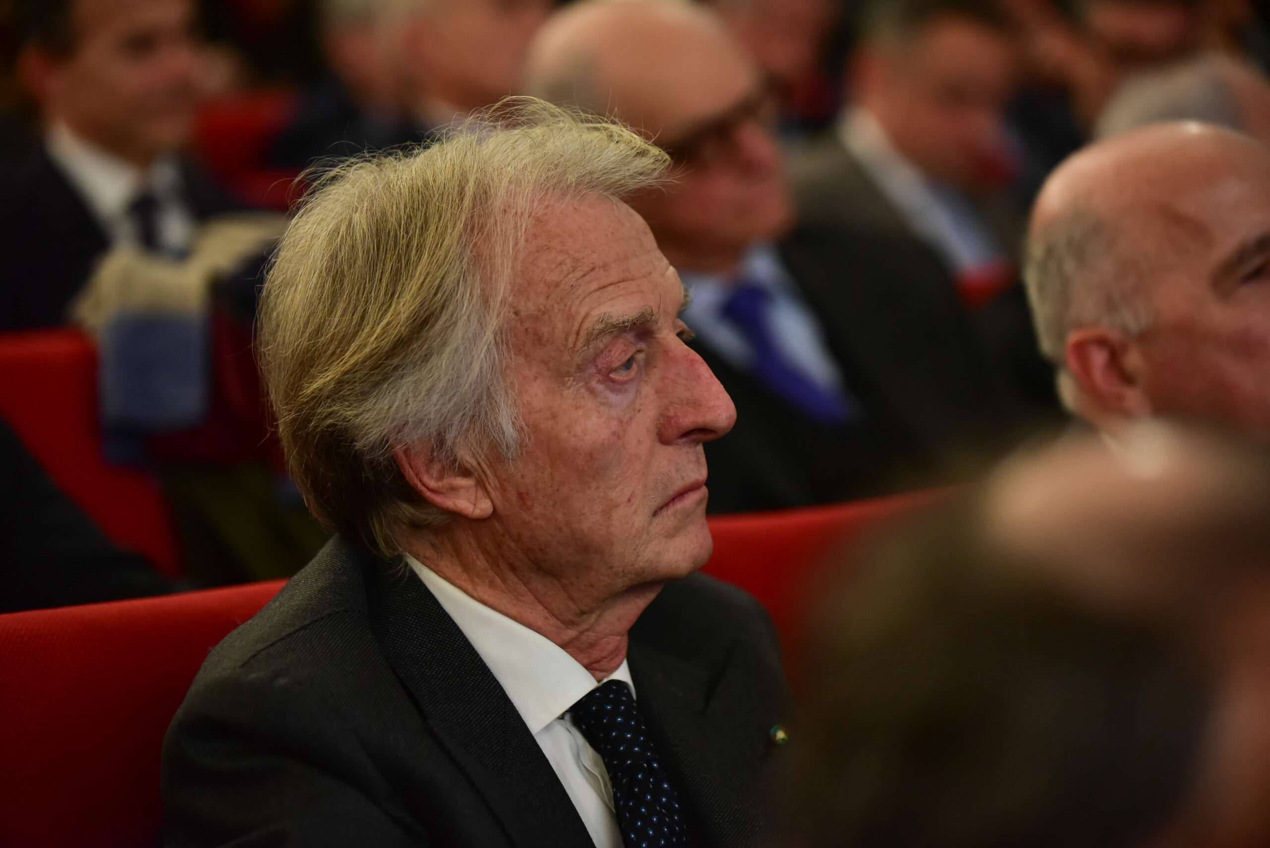 Le news su Montezemolo, Dagospia, Apple, Biden, Meloni, Bonelli, Confindustria e non solo