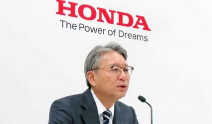 L’Honda va in rosso e rottama il verde elettrico