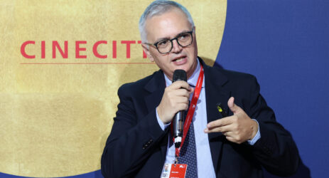 Perché Giuli quasi quasi gongola per le dimissioni di Borrelli da direttore Cinema al ministero della Cultura