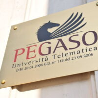 Pegaso: gli studenti protestano, i bilanci festeggiano