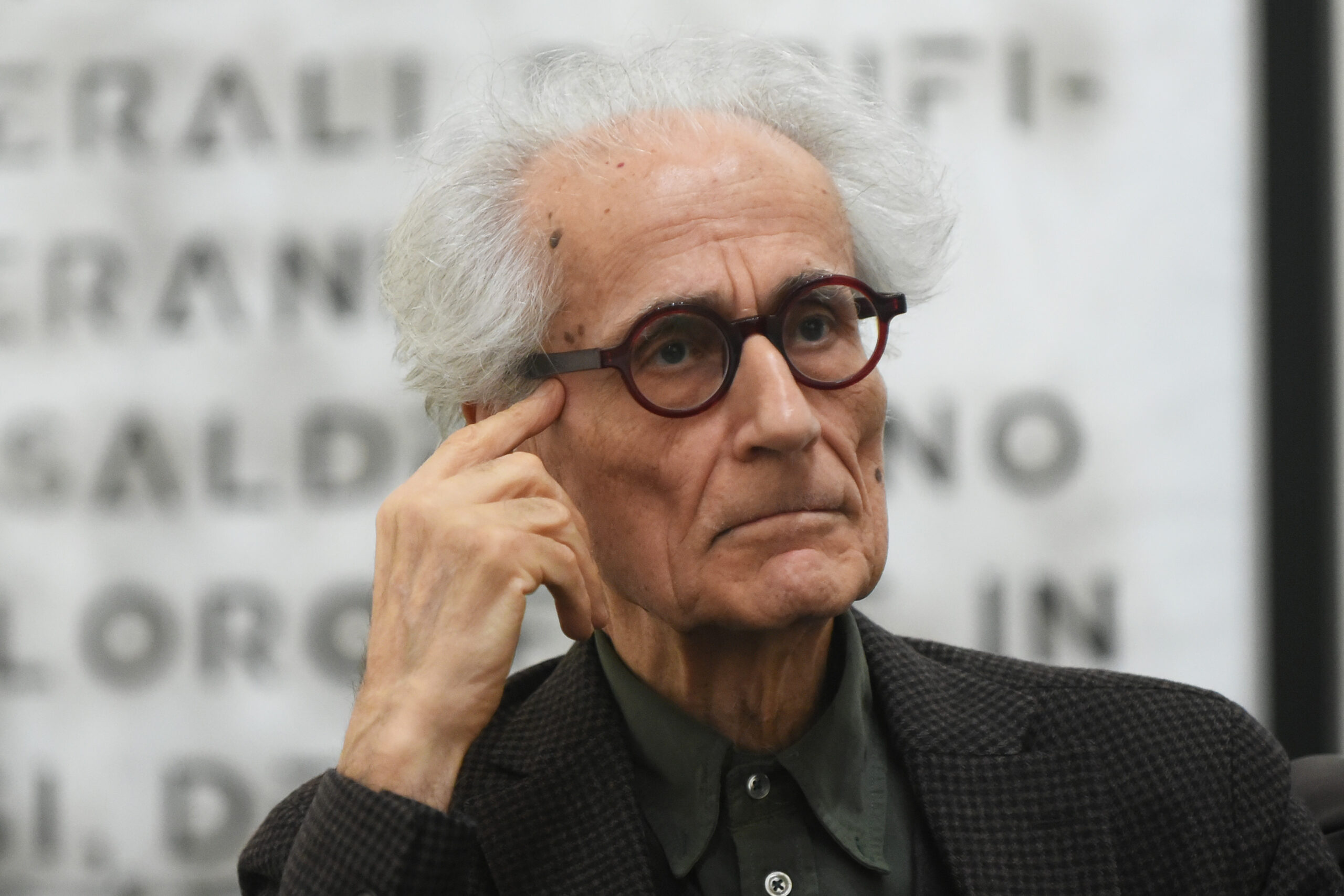 Stalinismo e hitlerismo: davvero “un’incolta equiparazione”, caro professor Canfora?