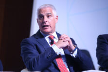 Unicredit: perché Orcel taglia Amundi, mentre scruta il risiko italiano e punta su Commerzbank