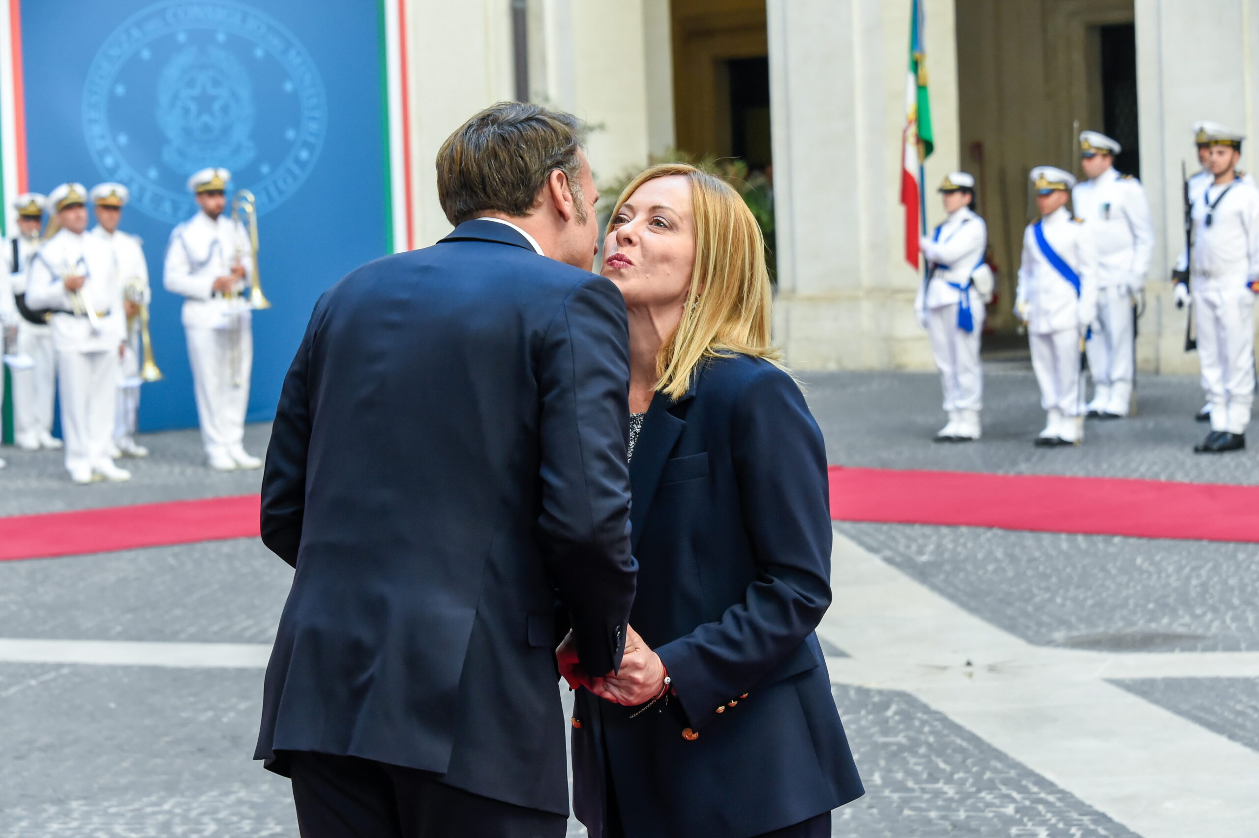 Palazzo Chigi fra melonate e macronate