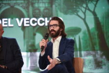 Le news su Berlusconi, Dagospia, Del Vecchio, Elkann, Sinner e non solo