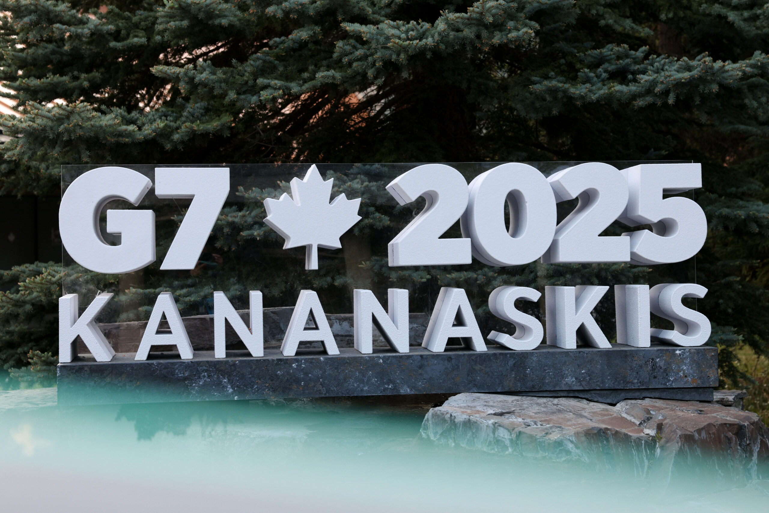 g7