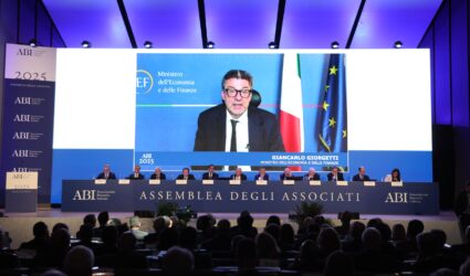 Tutte le bordate di Giorgetti a banche e banchieri