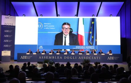 Tutte le bordate di Giorgetti a banche e banchieri