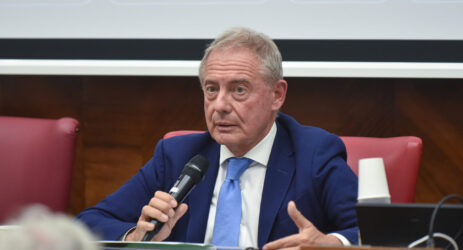 Urso sta preparando lo spezzatino di Acciaierie d’Italia?