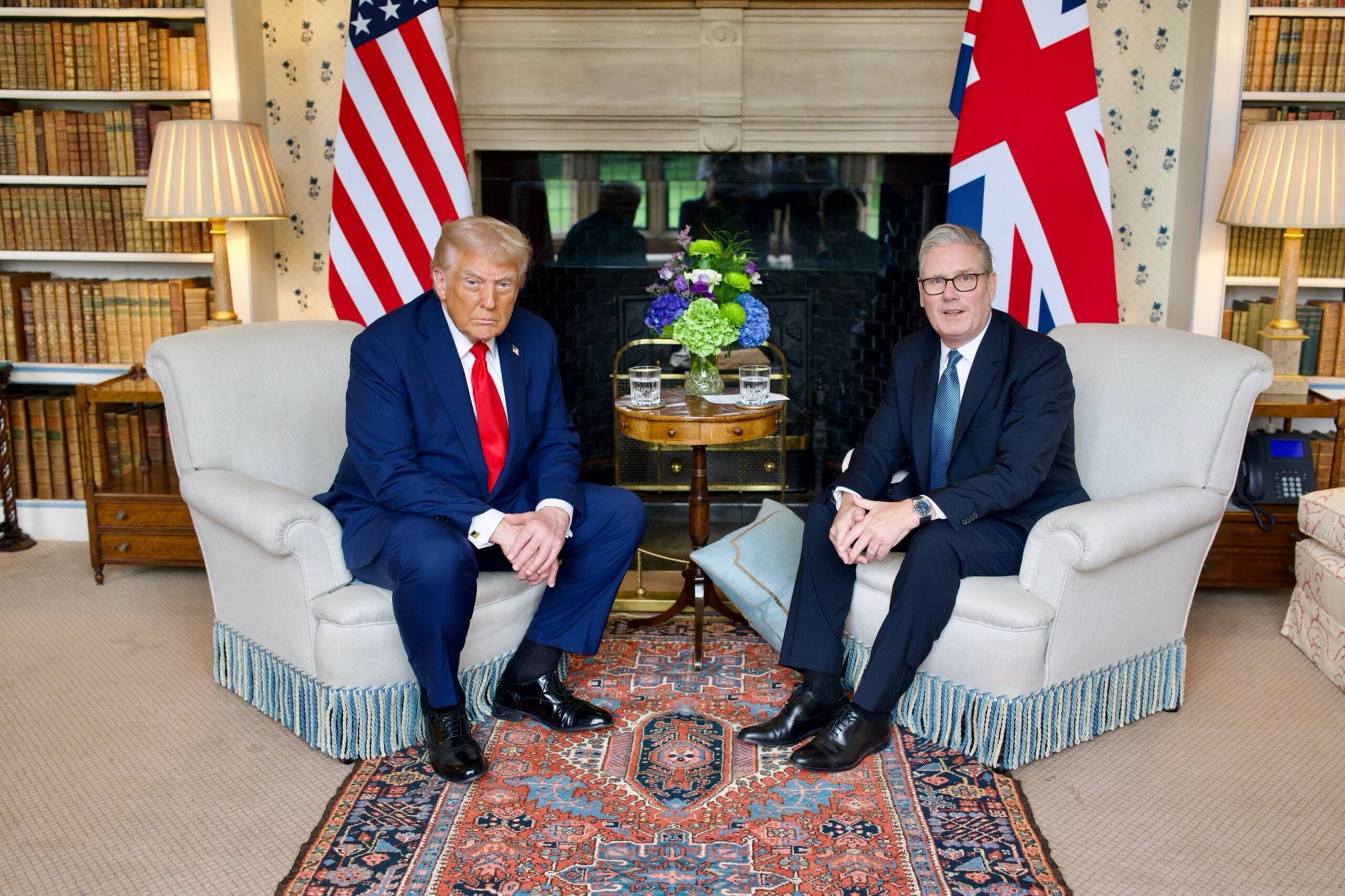 Come e perché Usa e Uk sbuffano contro leggi e palazzi europei