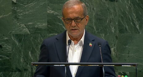 Iran: proteste per il crollo del rial si trasformano in sfida al regime