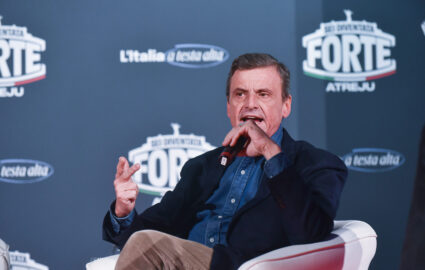 Atreju applaude un Calenda scatenato contro Matteo Salvini