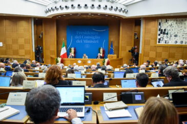 Vi confesso che sono perplesso sull’attuale giornalismo politico