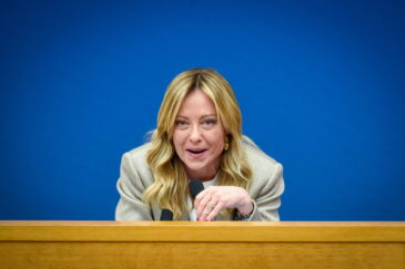 Le stoccate mirate di Giorgia Meloni