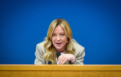 Le stoccate mirate di Giorgia Meloni