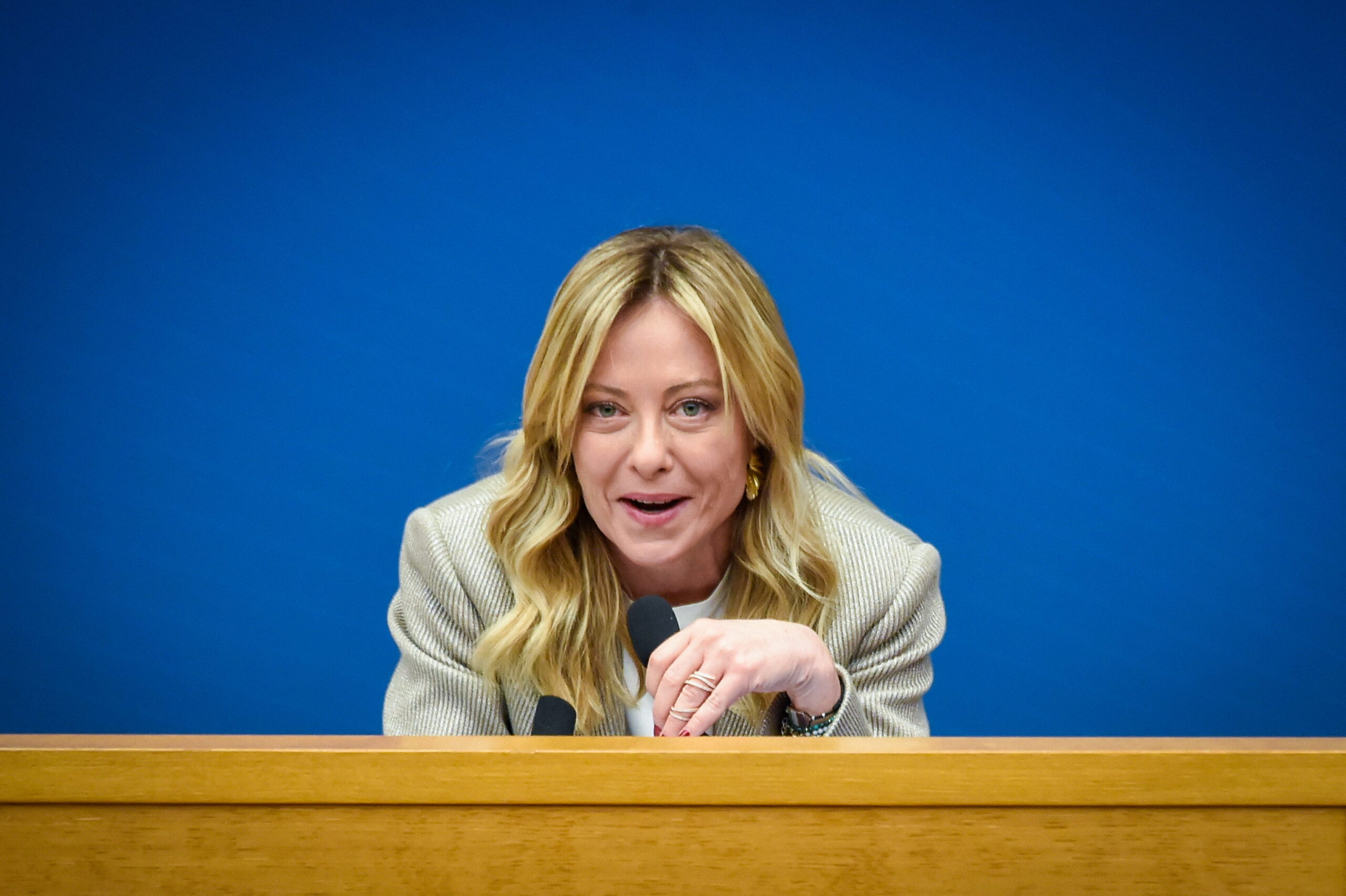 Vi confesso che sono perplesso sull’attuale giornalismo politico