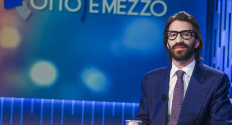 Elogio semiserio di Leonardo Del Vecchio nel salotto di Lilli Gruber su La7