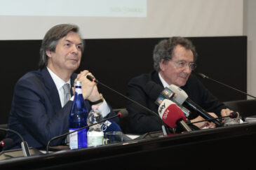Ecco come Intesa Sanpaolo punta su Mps (per italianizzare il Leone)
