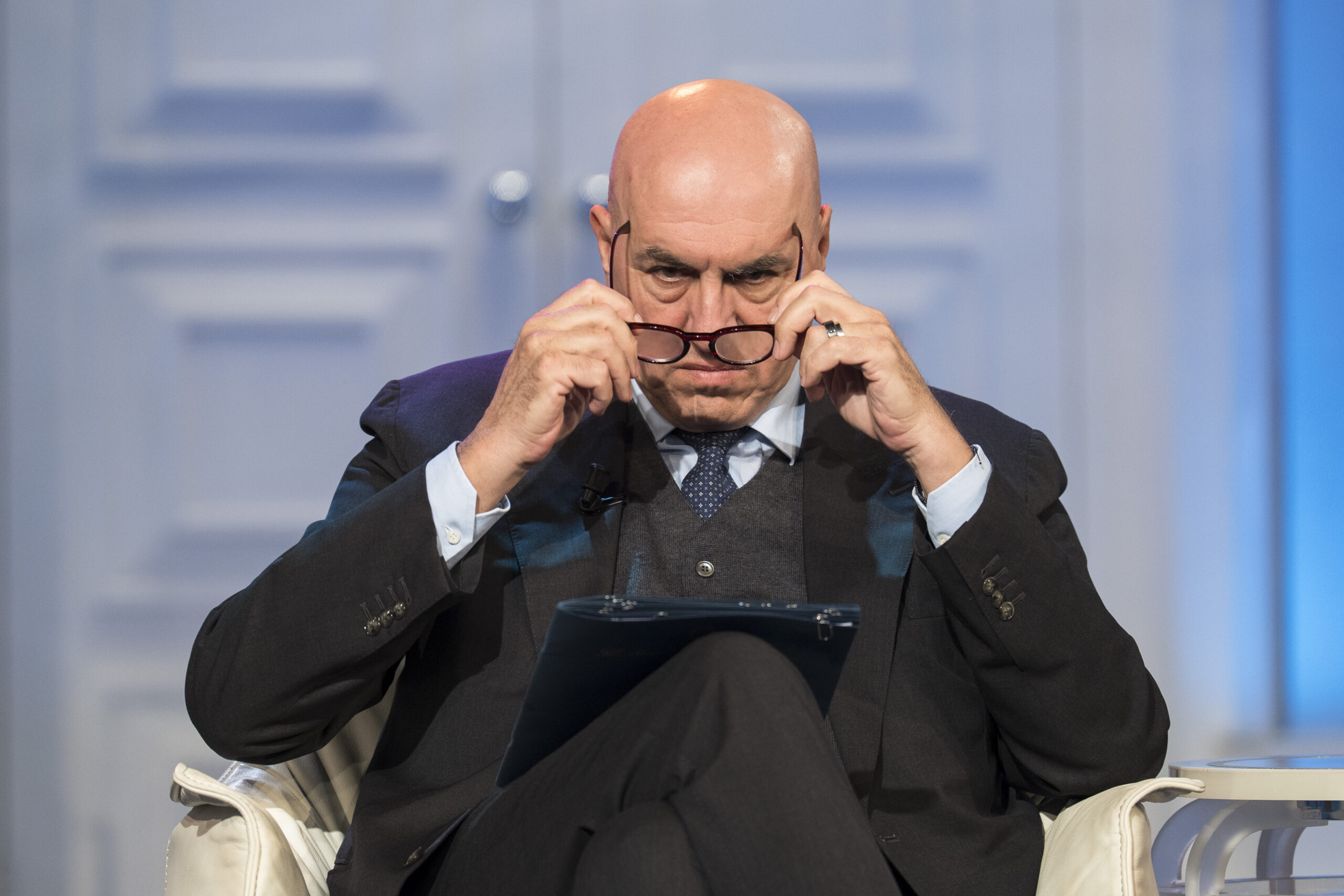 Il guazzabuglio nella maggioranza sulle spese per la difesa tra fatti e commenti