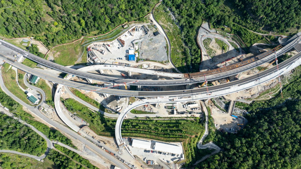 Autostrade, servono gallerie e ponti nuovi (non tutti a norma). Parola di Aiscat