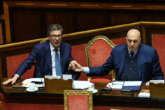 Spese difesa, che succede tra Crosetto e Giorgetti sui prestiti Safe