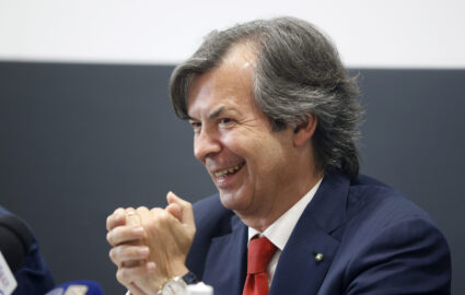 Intesa Sanpaolo, come i conti record rafforzano l’Opas su Mps