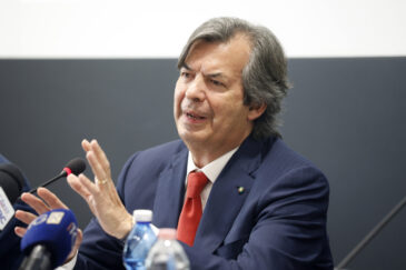 Intesa Sanpaolo, Messina smorza gli ardori di Lovaglio per Generali e stronca le ambizioni di Credit Agricole e Unicredit nel risiko