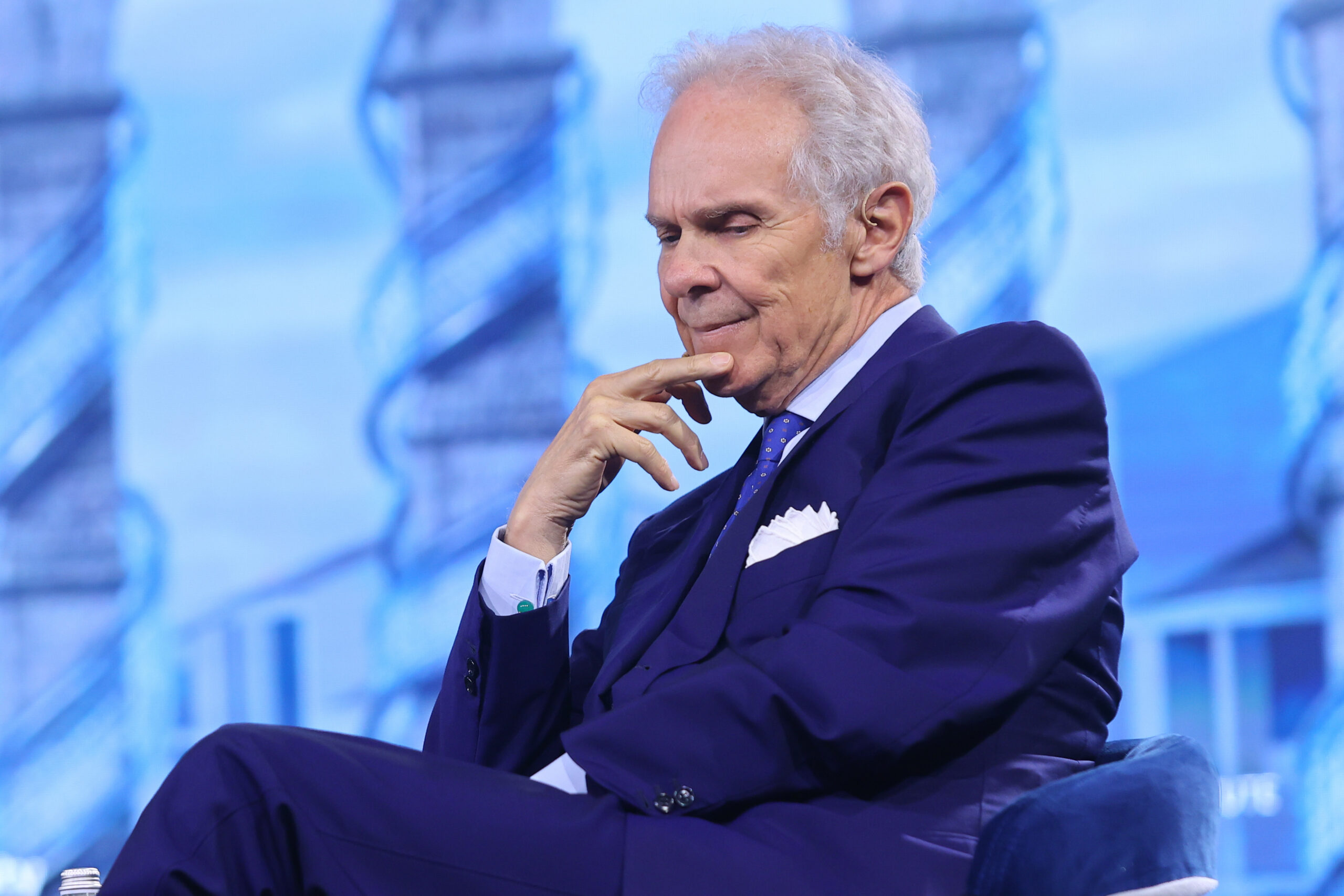 Contanti contro carta: così Webuild insidia Icop nella corsa a Trevi