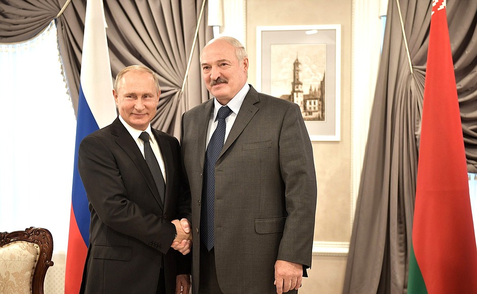 How will the meeting between Putin and Lukashenko end?