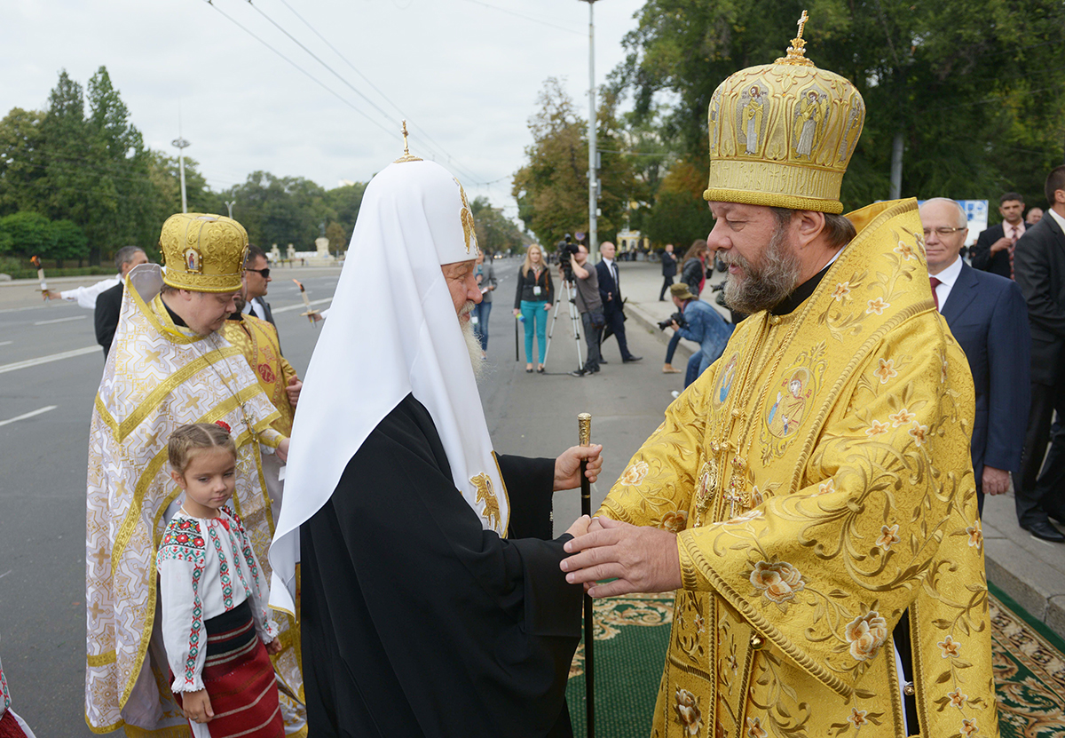 La minaccia dello scisma della Chiesa ortodossa di Kiev e gli scenari geopolitici ed economici