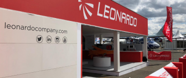 leonardo azionisti critici