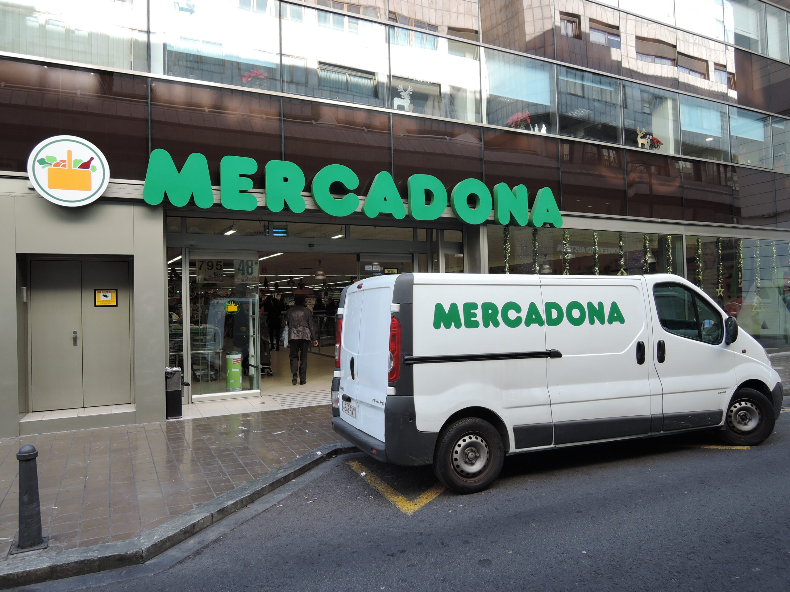 Why Amazon is tasting the Spanish Mercadona