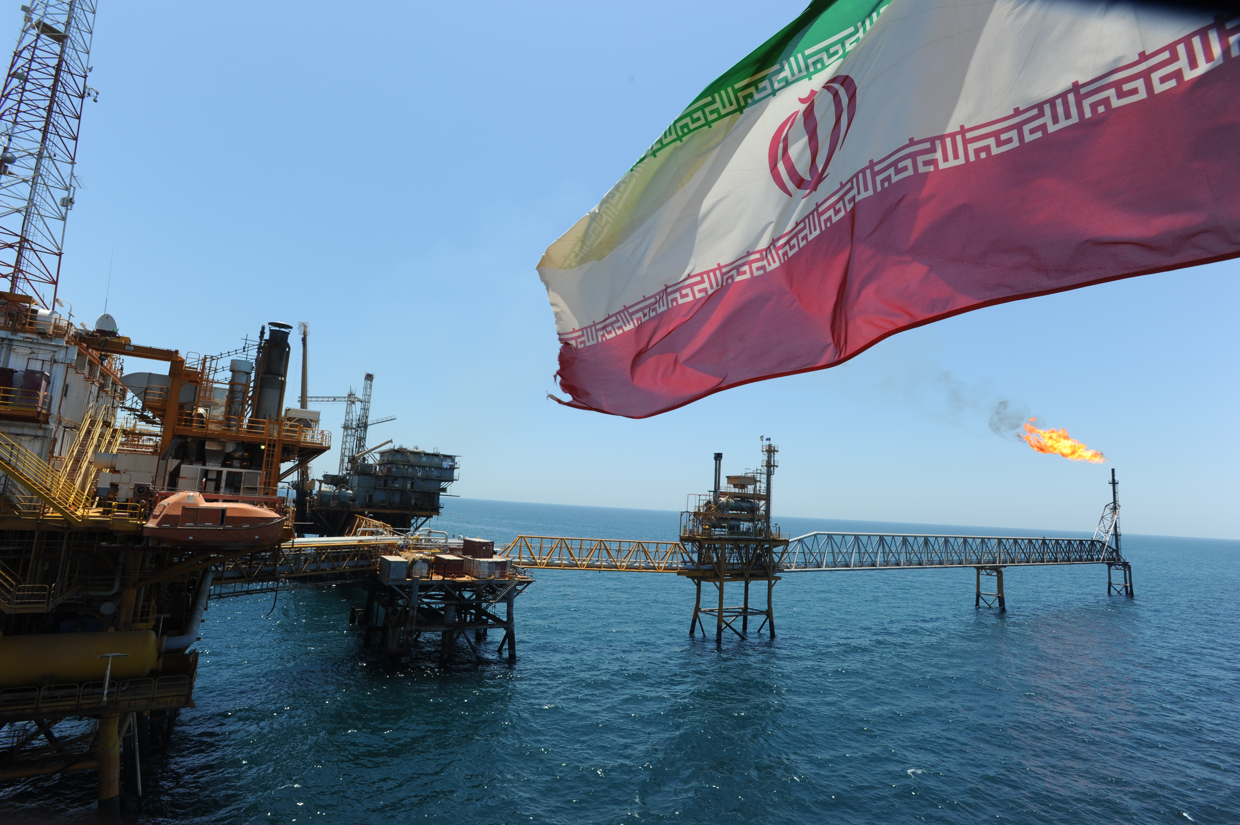 Ecco come l’Europa si è piegata alle sanzioni Usa anti Iran su petrolio e non solo