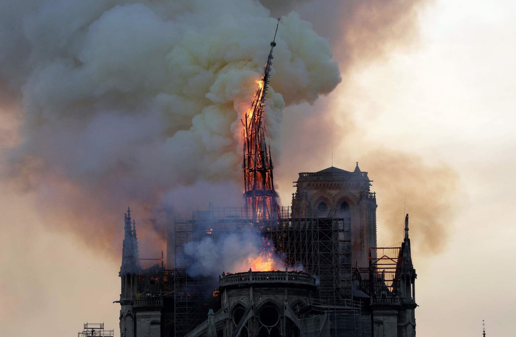 La Francia aveva secretato lo studio di un prof. italiano sull’inefficacia del sistema anti-incendio a Notre Dame