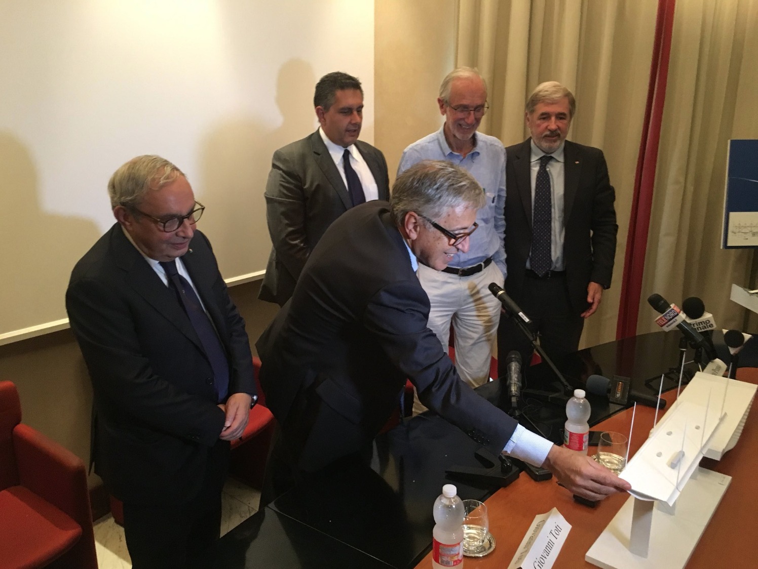 Autostrade, Castellucci fa cascare il progetto di Renzo Piano per il Ponte a Genova