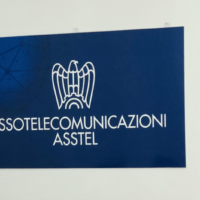 Ecco come Tim, Vodafone, Wind e Fastweb strapazzano Stato e fornitori